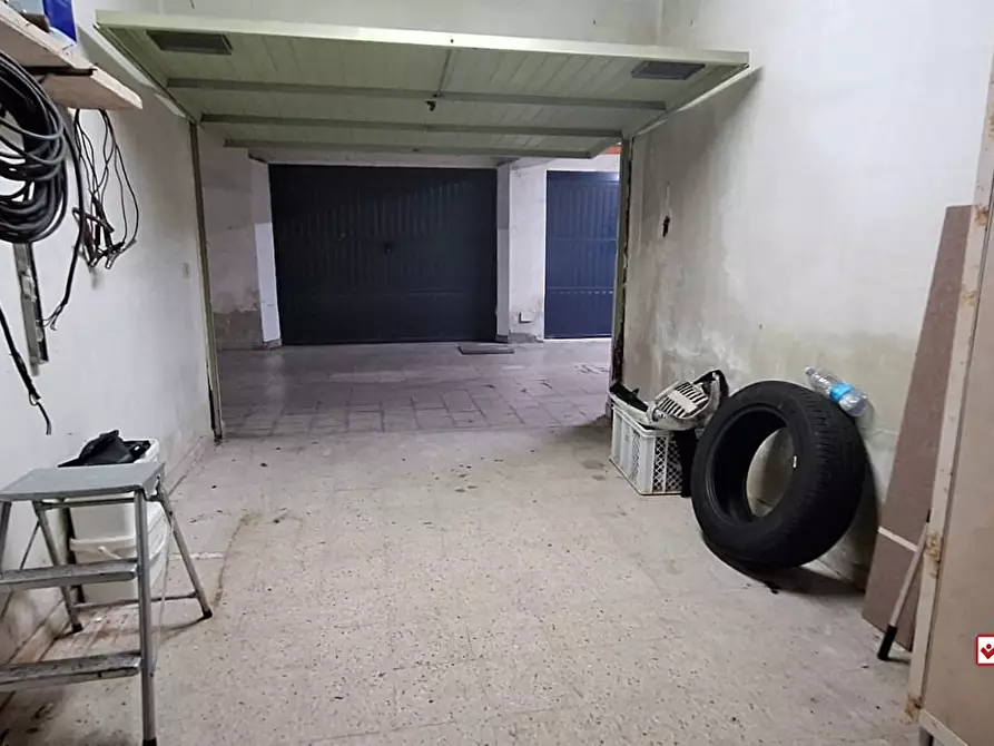 Immagine 3 di Garage in vendita  a Messina