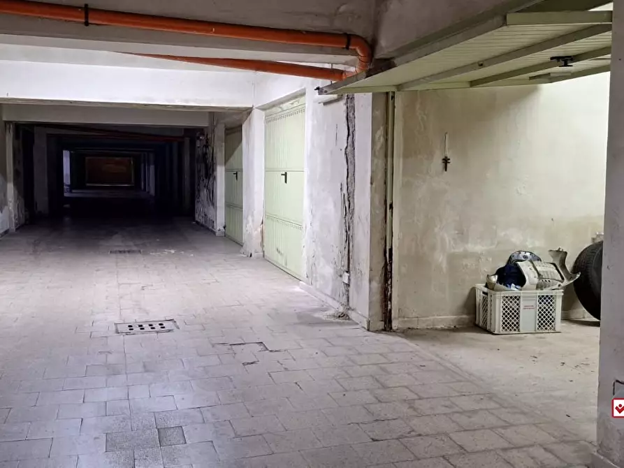 Immagine 8 di Garage in vendita  a Messina