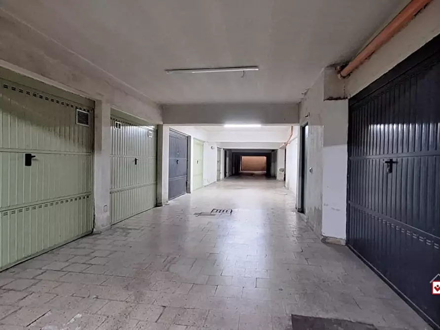 Immagine 7 di Garage in vendita  a Messina