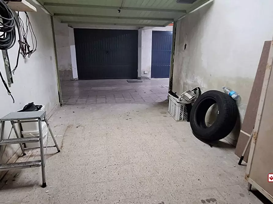 Immagine 6 di Garage in vendita  a Messina