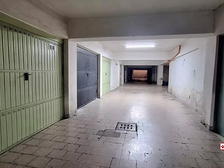 Immagine 1 di Garage in vendita  a Messina