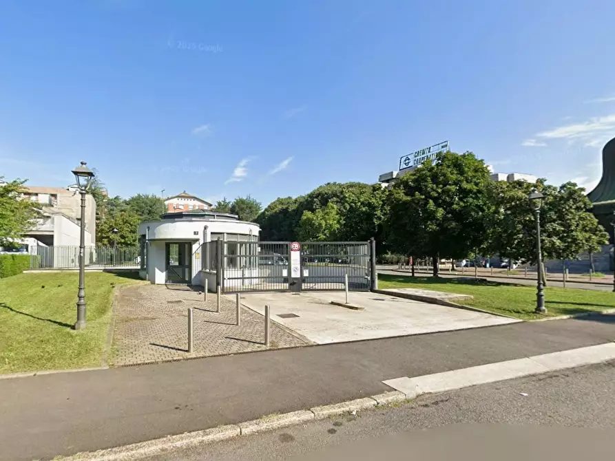 Immagine 1 di Garage in vendita  7 a Milano