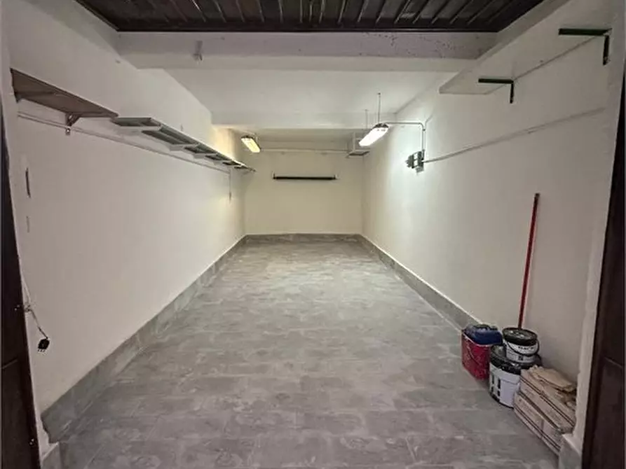 Immagine 2 di Garage in vendita  103 a Milano