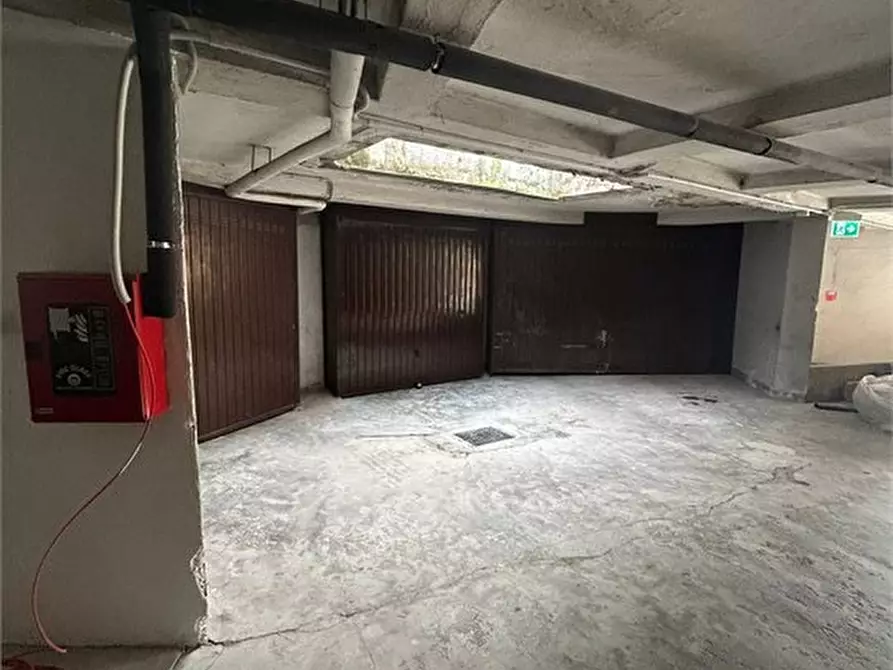 Immagine 8 di Garage in vendita  103 a Milano