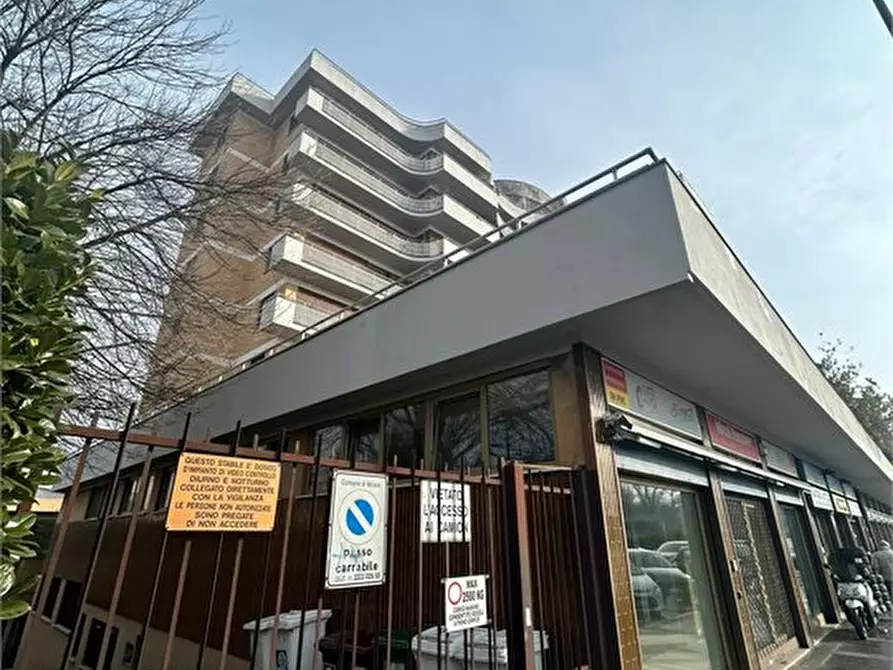 Immagine 1 di Garage in vendita  103 a Milano