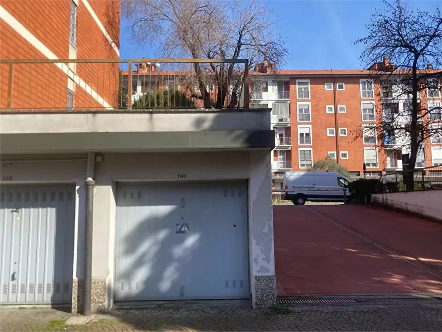 Immagine 2 di Garage in vendita  21 a Milano