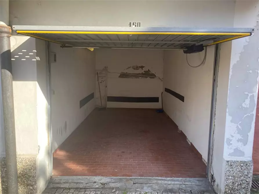 Immagine 4 di Garage in vendita  21 a Milano