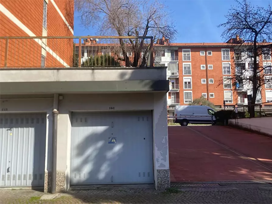 Immagine 2 di Garage in vendita  21 a Milano