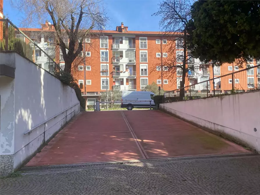 Immagine 6 di Garage in vendita  21 a Milano