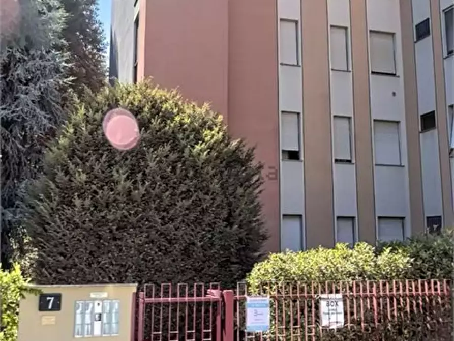 Immagine 1 di Garage in vendita  7 a Milano