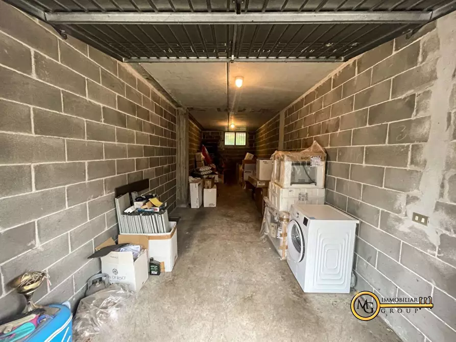 Immagine 3 di Garage in vendita  a Vignate