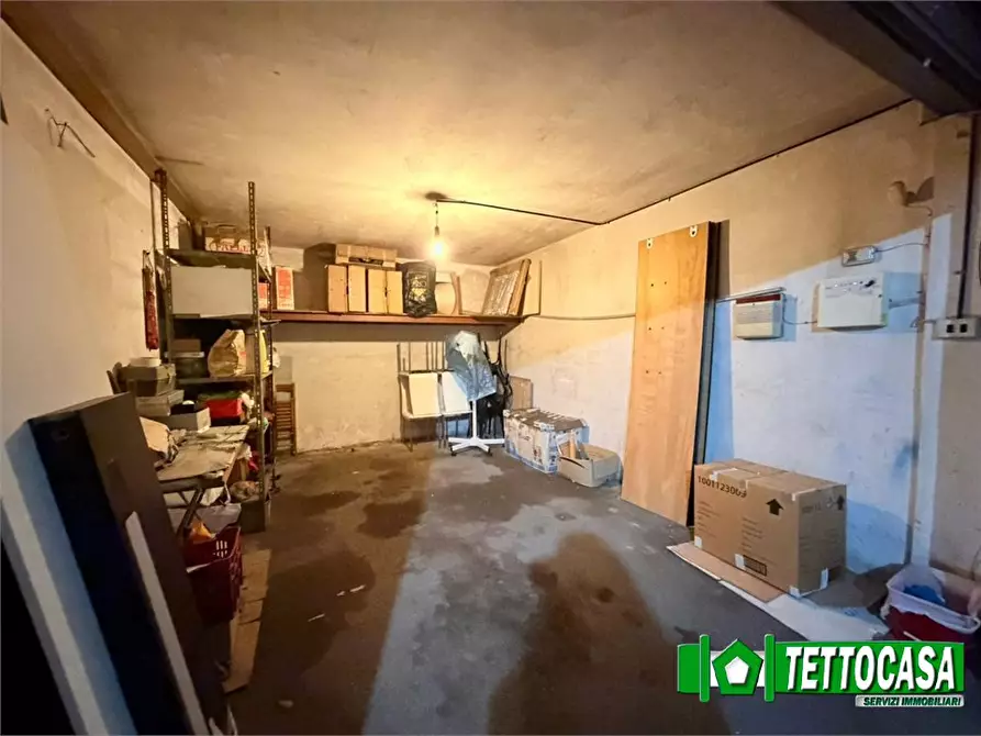 Immagine 2 di Garage in vendita  a Marigliano