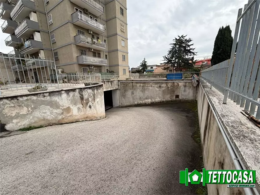 Immagine 1 di Garage in vendita  a Marigliano