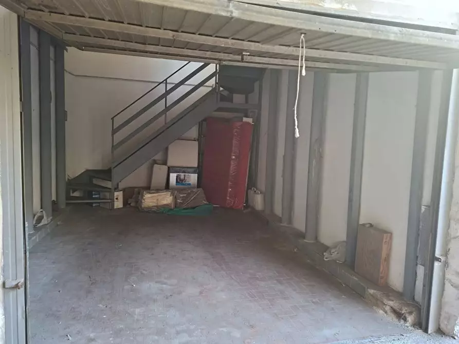 Immagine 9 di Garage in vendita  a Torre Annunziata