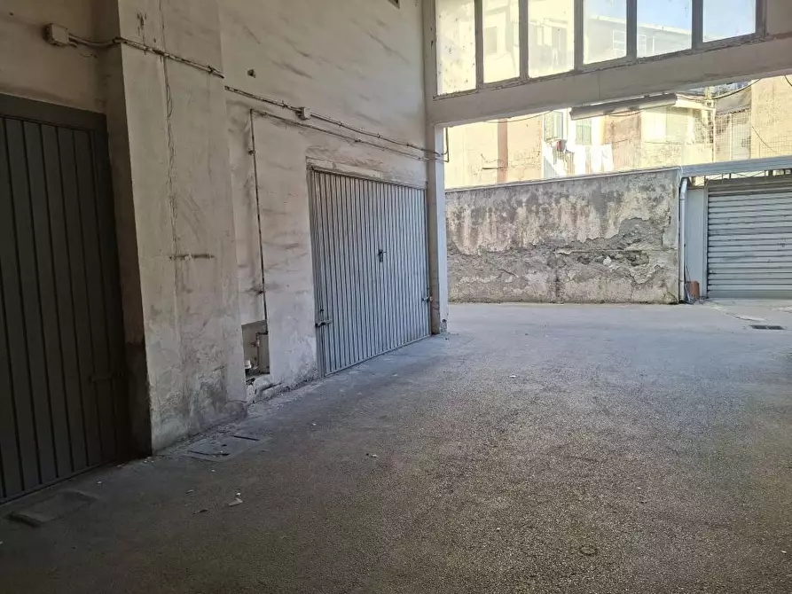 Immagine 6 di Garage in vendita  a Torre Annunziata