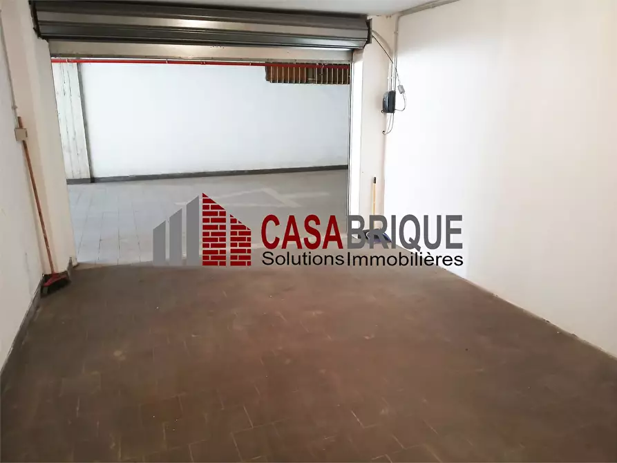Immagine 10 di Garage in vendita  snc a Bagheria