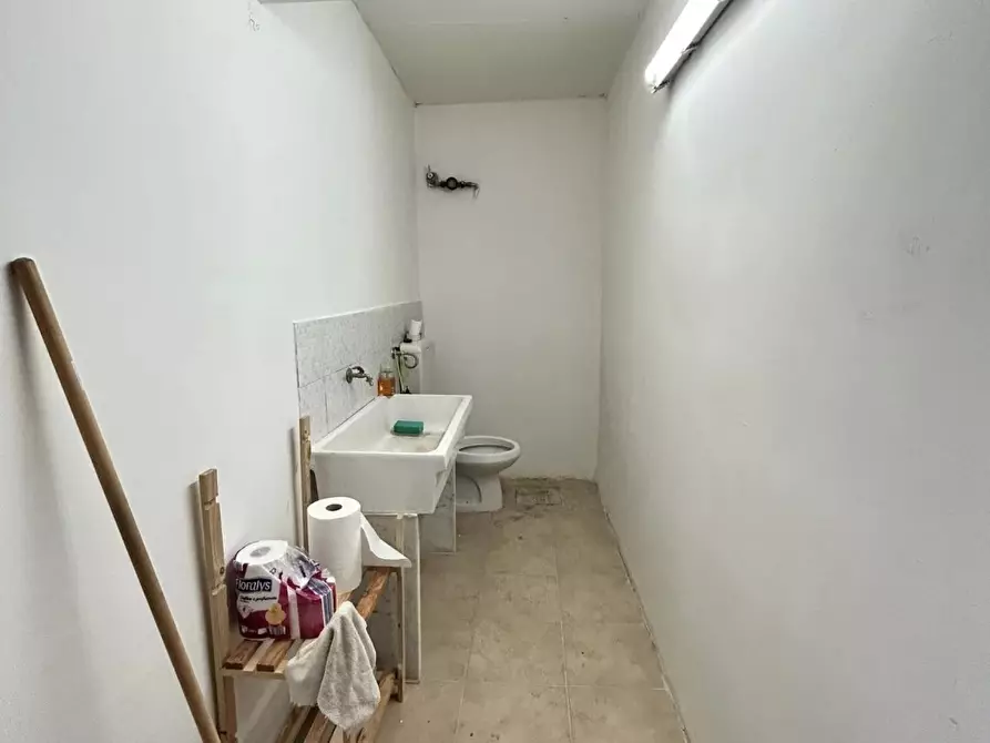 Immagine 8 di Garage in vendita  121 a Palermo