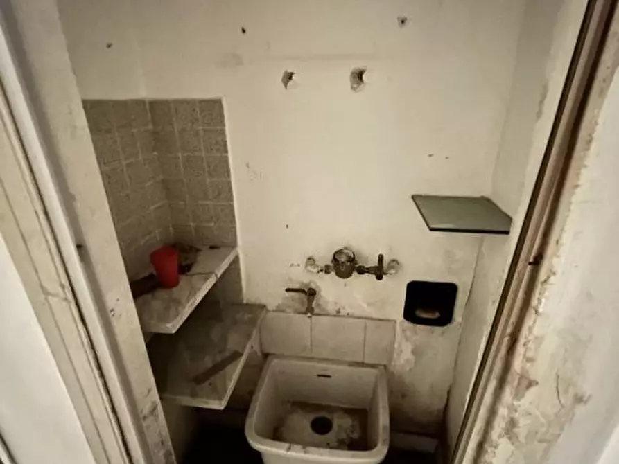 Immagine 7 di Garage in vendita  256 a Palermo