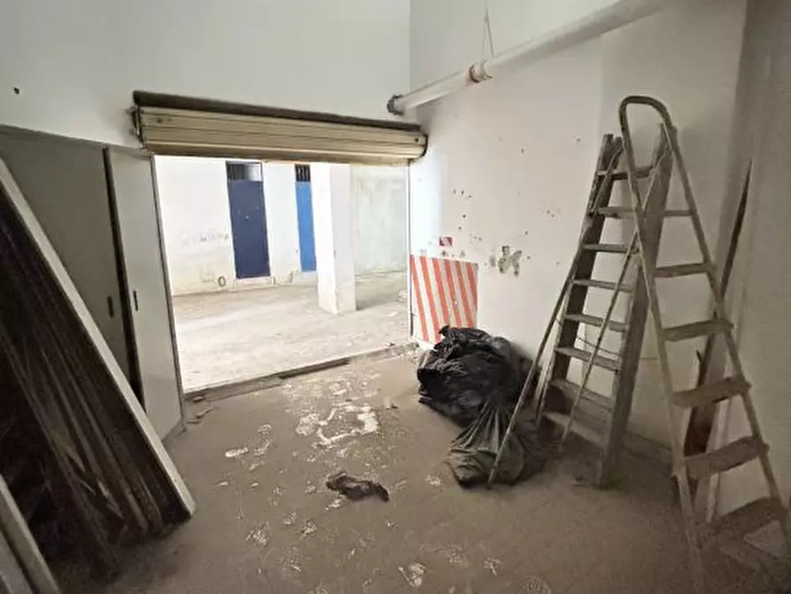 Immagine 6 di Garage in vendita  256 a Palermo