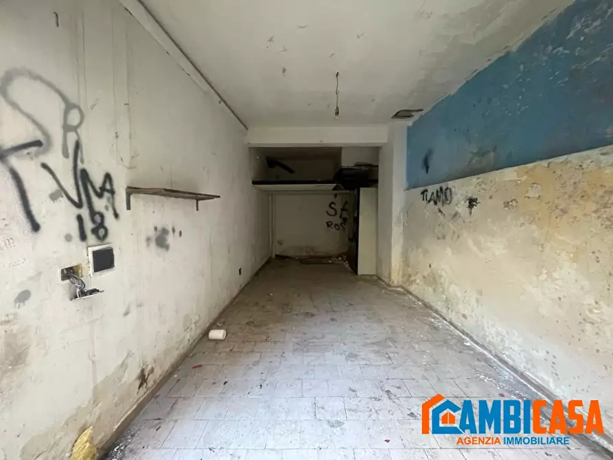 Immagine 1 di Garage in vendita  a Palermo
