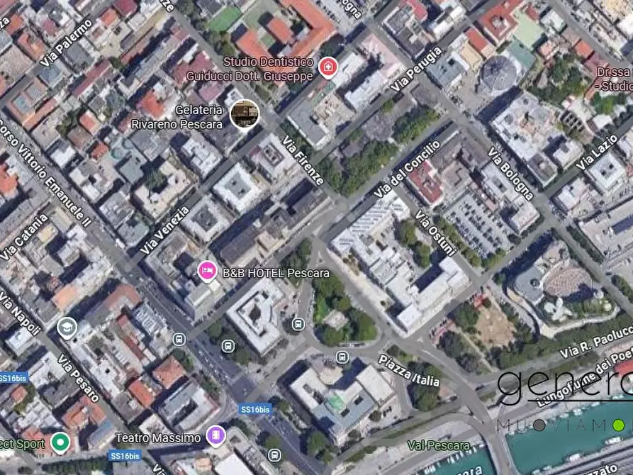 Immagine 1 di Garage in vendita  a Pescara