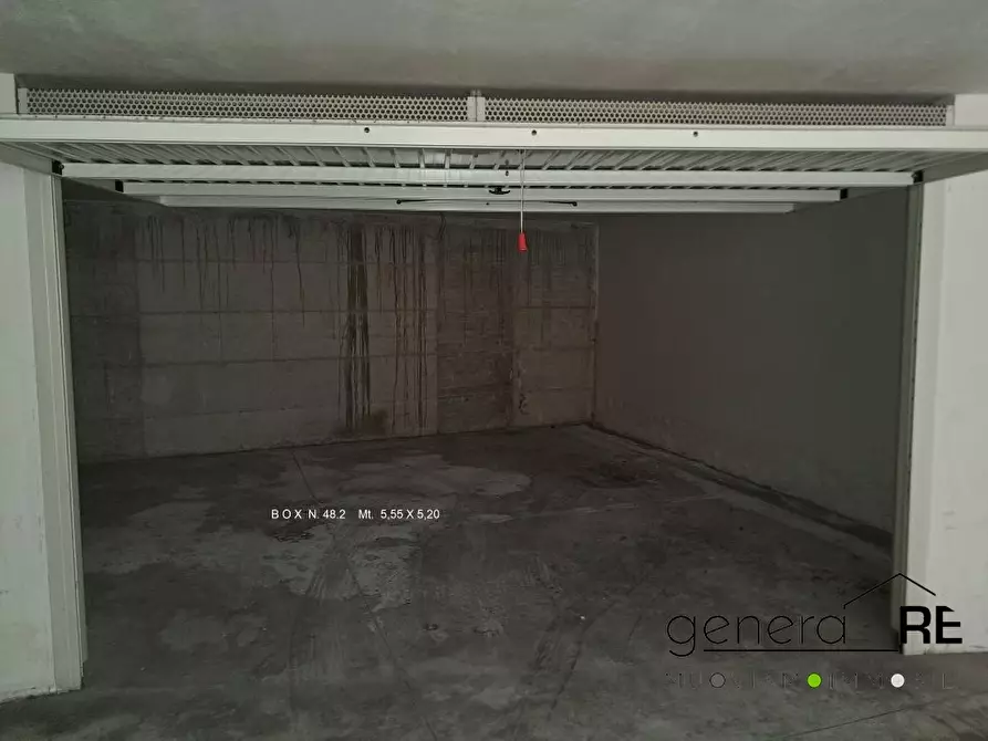 Immagine 5 di Garage in vendita  a Pescara