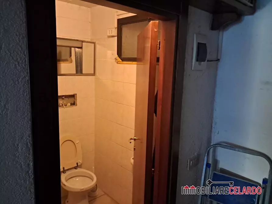 Immagine 2 di Garage in vendita  a Casole D'elsa