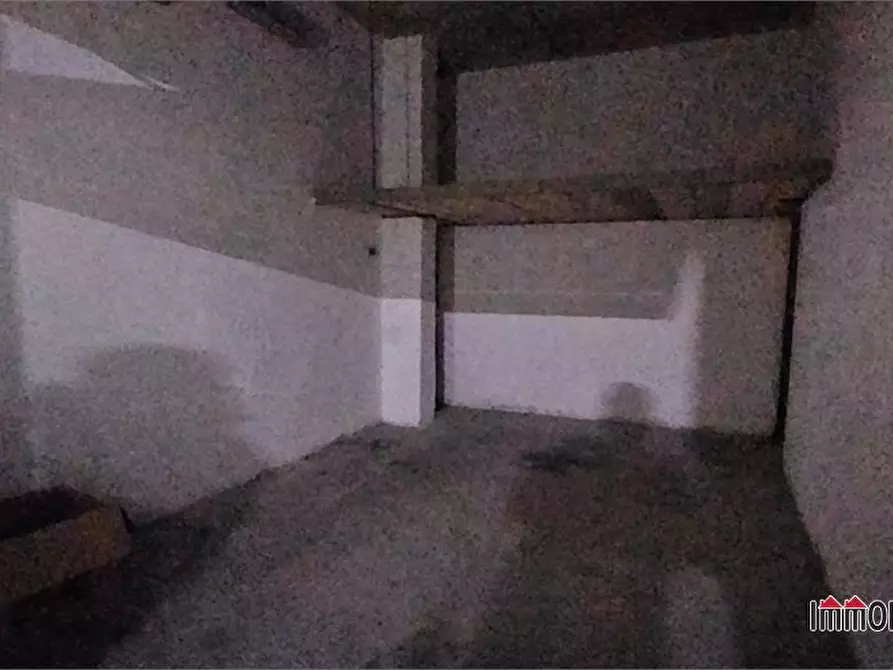 Immagine 2 di Garage in vendita  a Colle Di Val D'elsa
