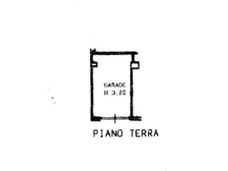 Immagine 4 di Garage in vendita  a Colle Di Val D'elsa