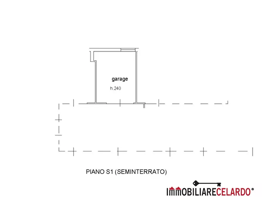 Immagine 4 di Garage in vendita  a Colle Di Val D'elsa