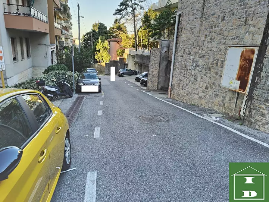 Immagine 10 di Garage in vendita  30/1A a Trieste