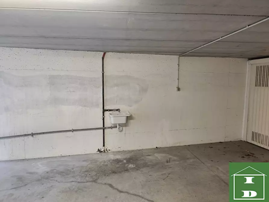 Immagine 9 di Garage in vendita  30/1A a Trieste