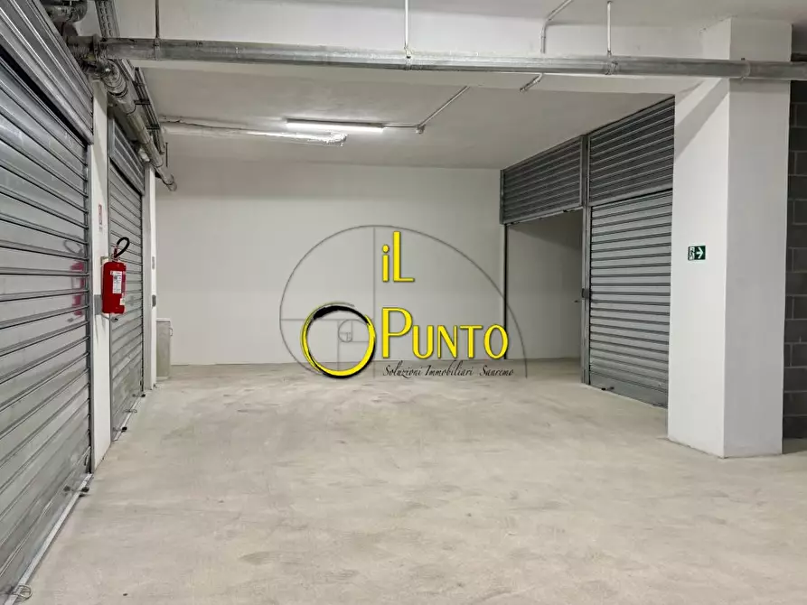 Immagine 2 di Garage in vendita  141 a San Remo