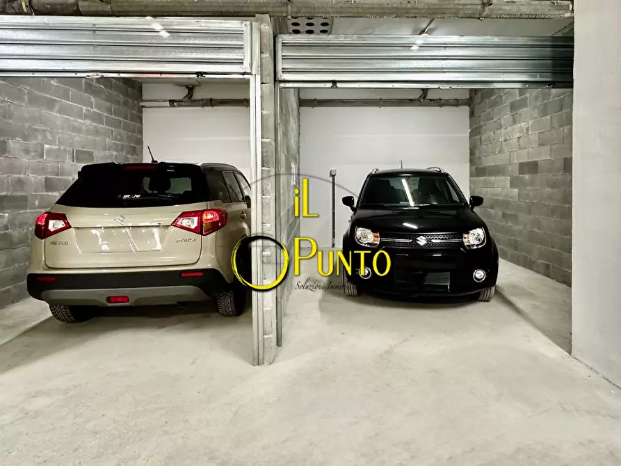 Immagine 6 di Garage in vendita  141 a San Remo