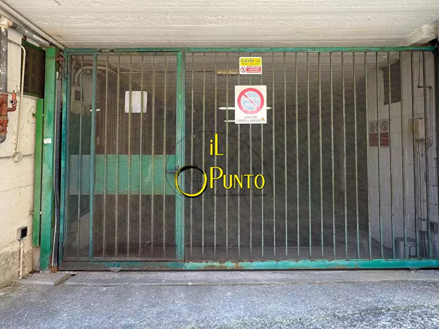 Immagine 10 di Garage in vendita  149 a San Remo
