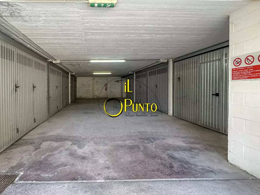 Immagine 4 di Garage in vendita  149 a San Remo