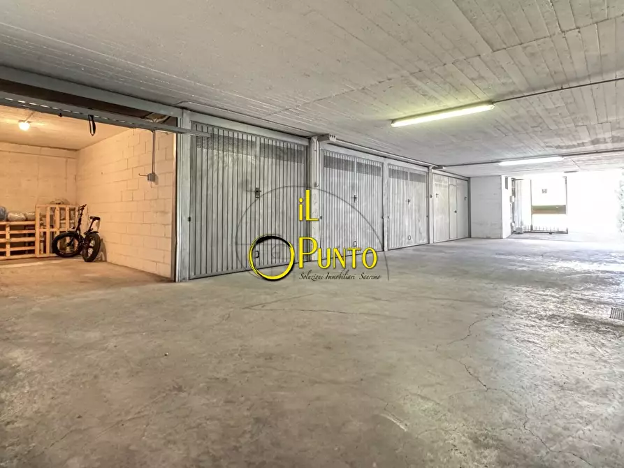 Immagine 7 di Garage in vendita  149 a San Remo
