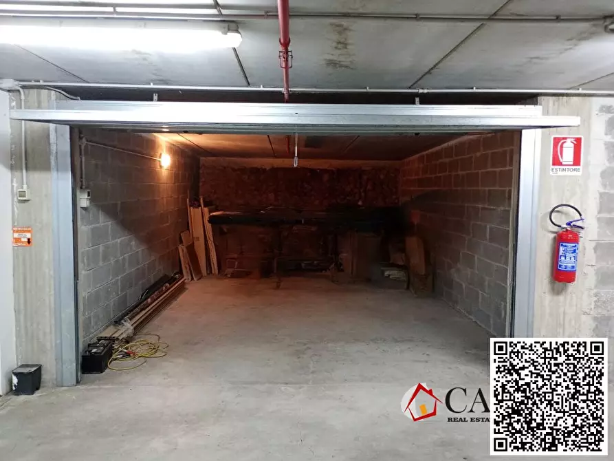 Immagine 1 di Garage in vendita  a Trezzo Sull'adda