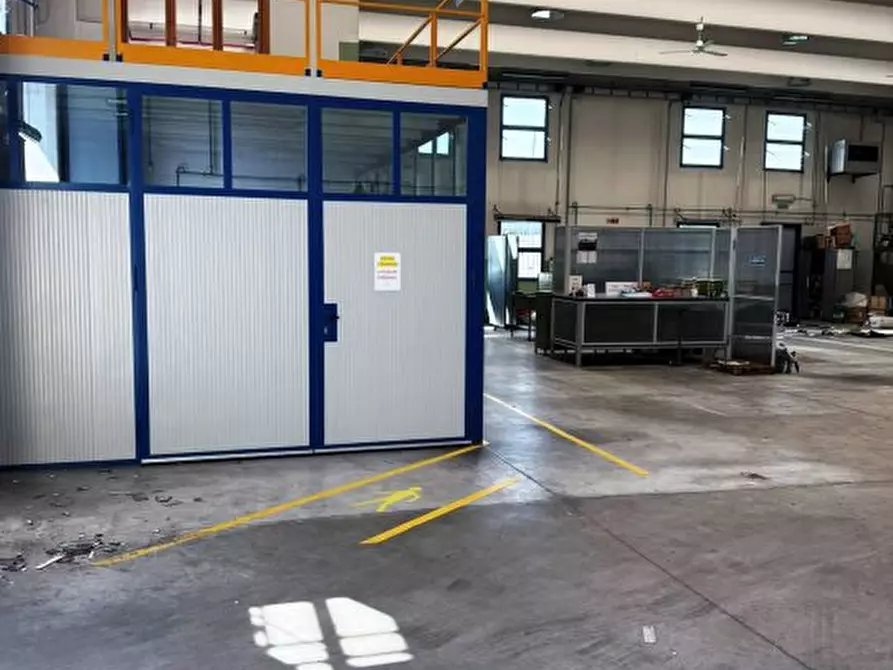 Immagine 9 di Capannone industriale in vendita  a Anzano Del Parco