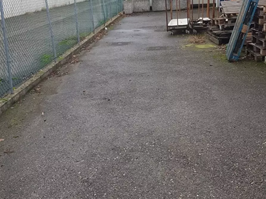 Immagine 7 di Capannone industriale in vendita  a Carpi
