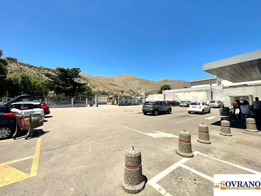 Immagine 5 di Capannone industriale in vendita  a Palermo