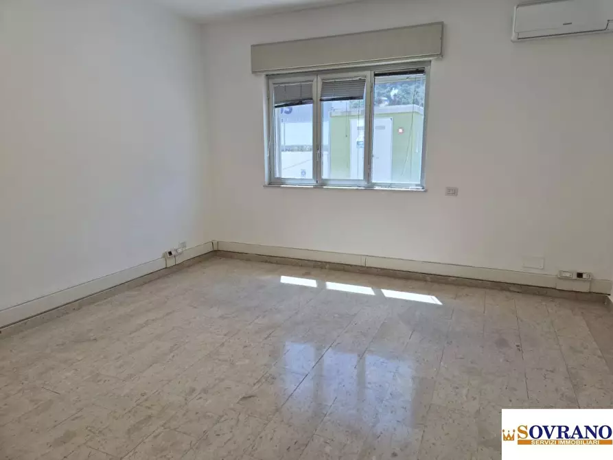 Immagine 9 di Capannone industriale in vendita  a Carini