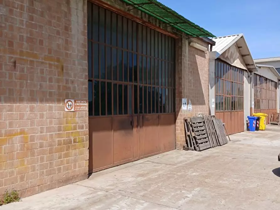 Immagine 7 di Capannone industriale in vendita  a Parma