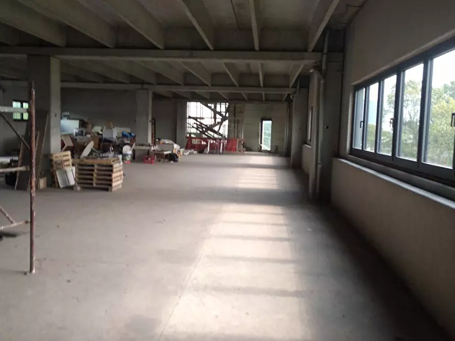 Immagine 8 di Capannone industriale in vendita  13 a Trieste