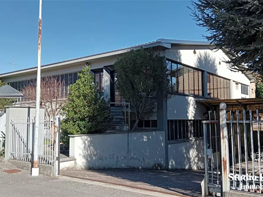 Immagine 3 di Capannone industriale in vendita  a Seregno