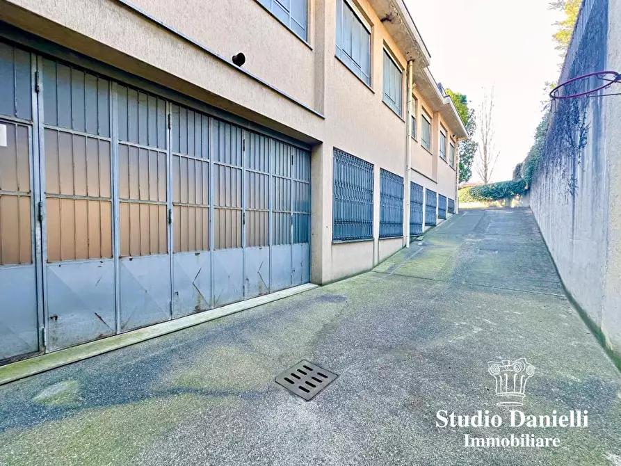 Immagine 8 di Capannone industriale in vendita  10 a Carate Brianza