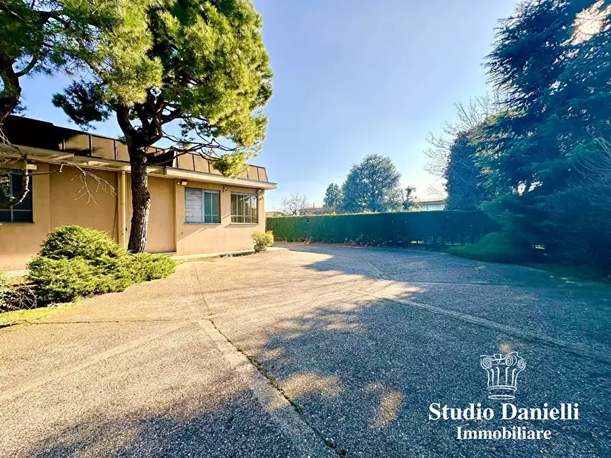 Immagine 3 di Capannone industriale in vendita  10 a Carate Brianza