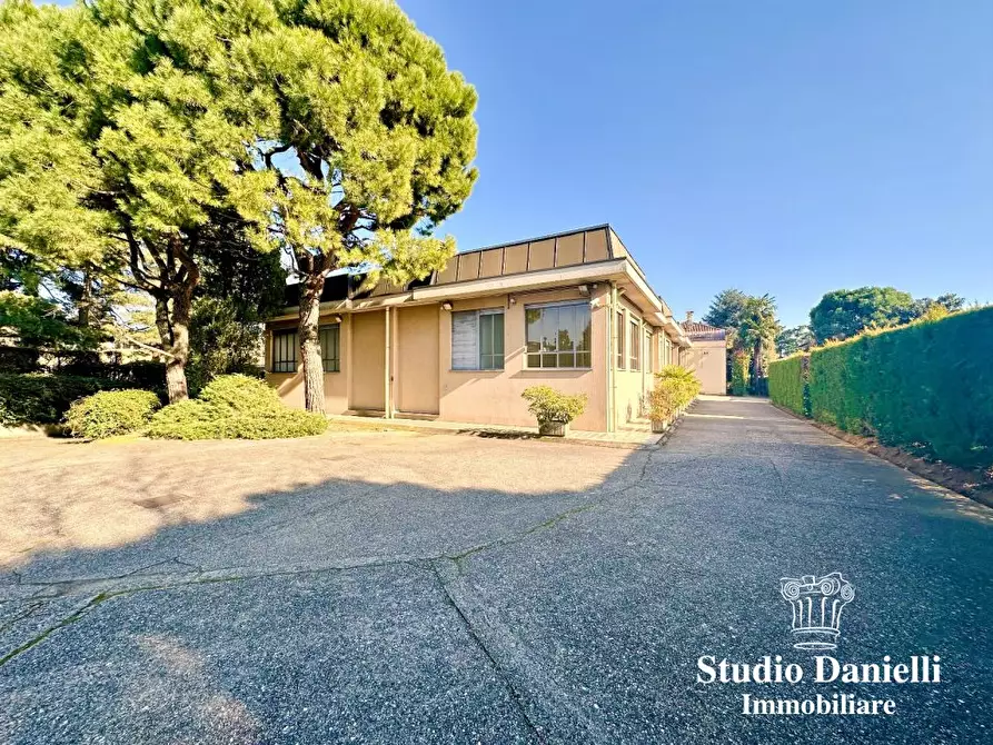 Immagine 2 di Capannone industriale in vendita  10 a Carate Brianza