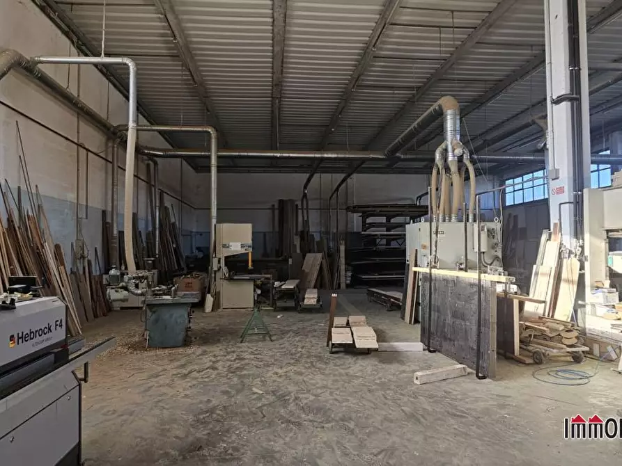 Immagine 2 di Capannone industriale in vendita  a Monteriggioni