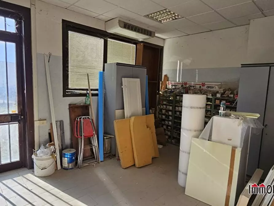 Immagine 6 di Capannone industriale in vendita  a Monteriggioni